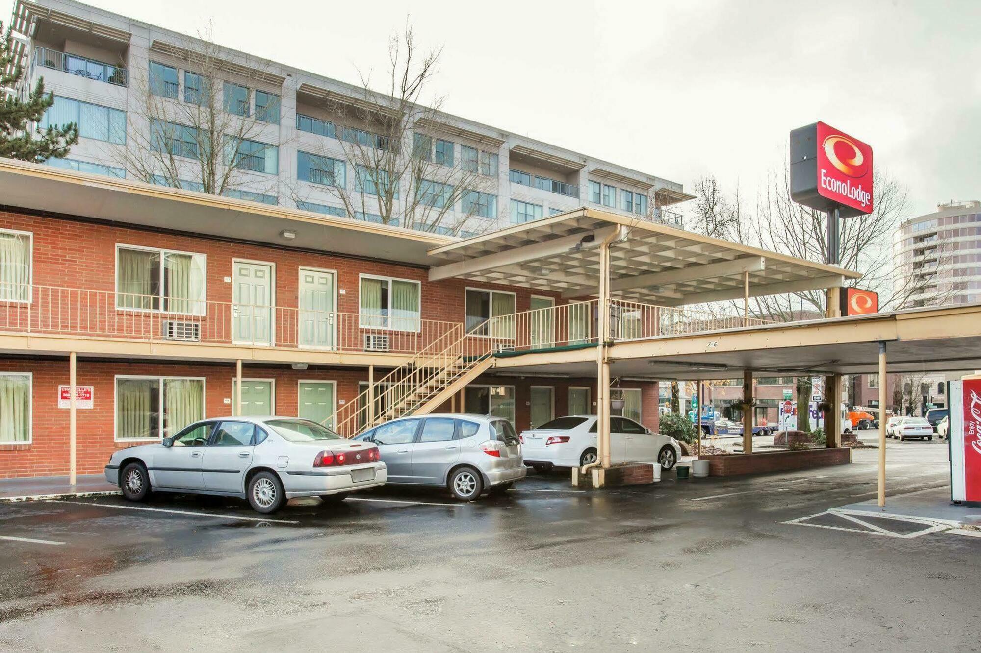 Studio 6 Suites Vancouver Wa Waterfront Exterior photo